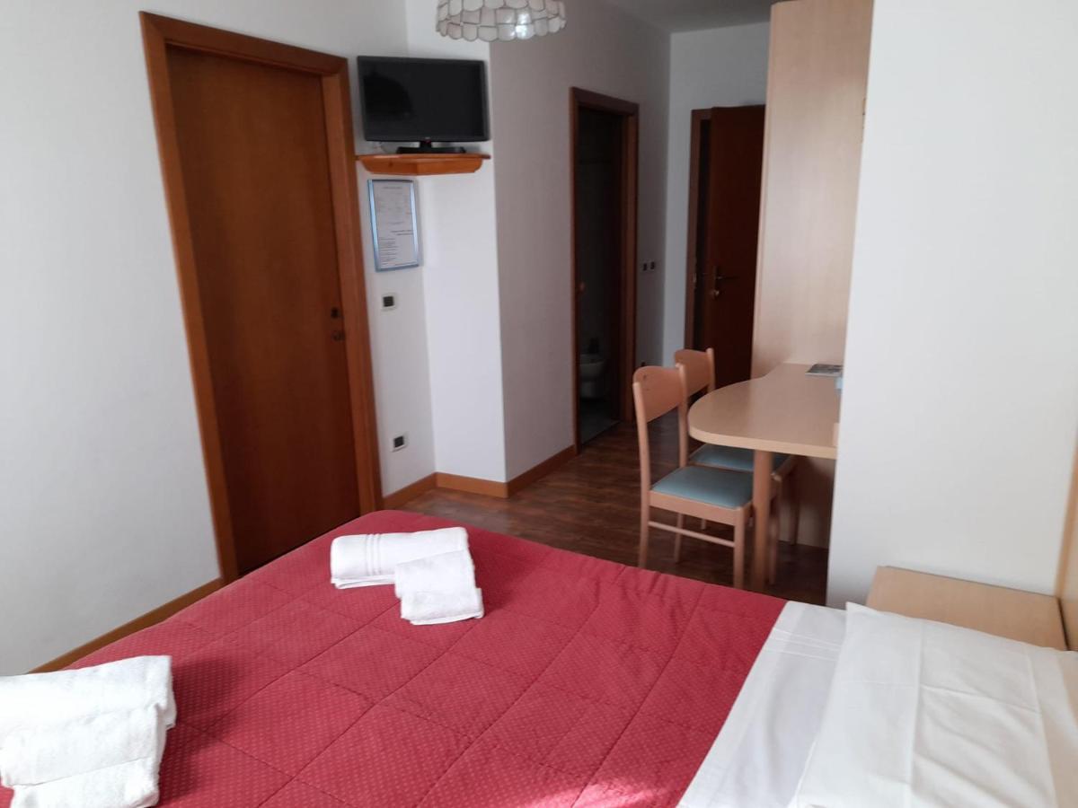 Hotel Garni B&B Maffei Pinzolo Exteriér fotografie